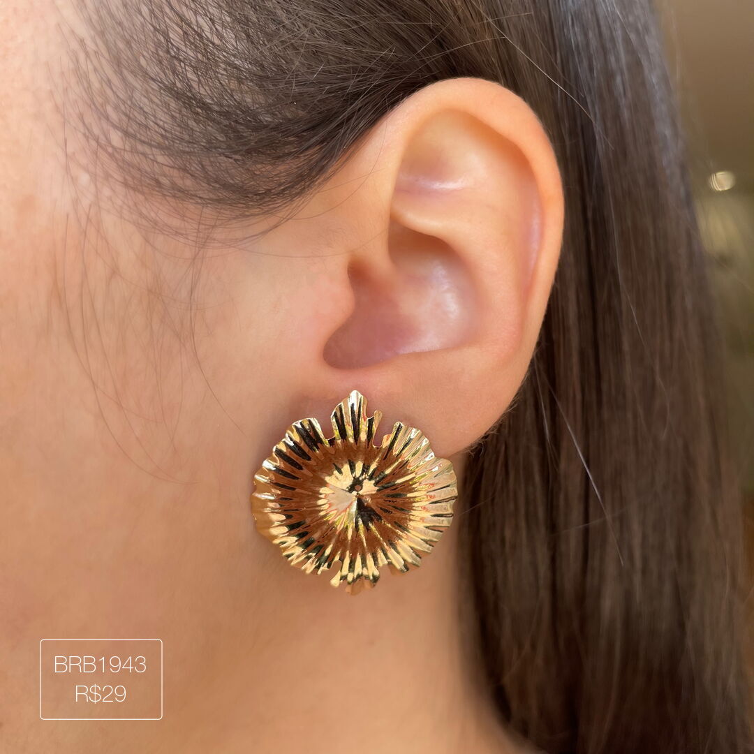 Brinco de Folha Redonda Lisa Dourada